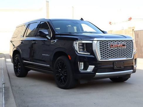 Used 2024 GMC Yukon Denali w/ Advanced Technology Package AWD/4WD image 2