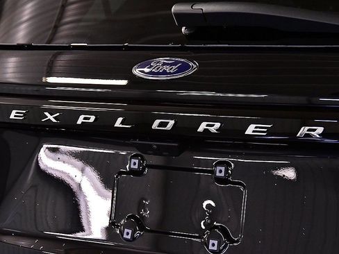 New 2026 Ford Explorer Active AWD/4WD image 11