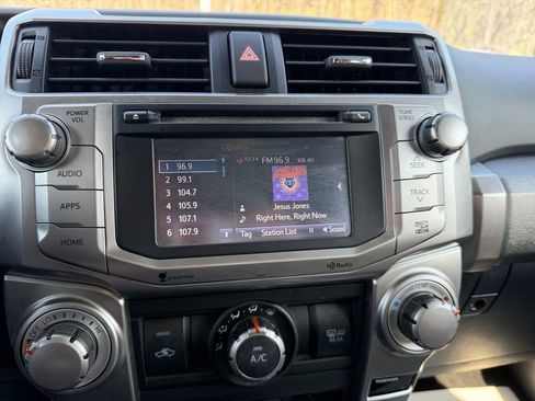 Used 2014 Toyota 4Runner SR5 AWD/4WD image 17