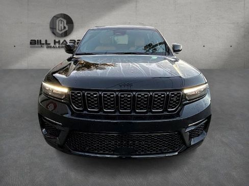 New 2025 Jeep Grand Cherokee Summit image 2