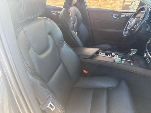 Used 2020 Volvo V60 T5 Cross Country image 56