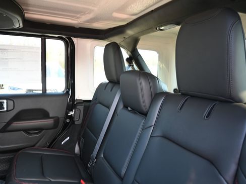 New 2026 Jeep Wrangler Unlimited Rubicon image 19