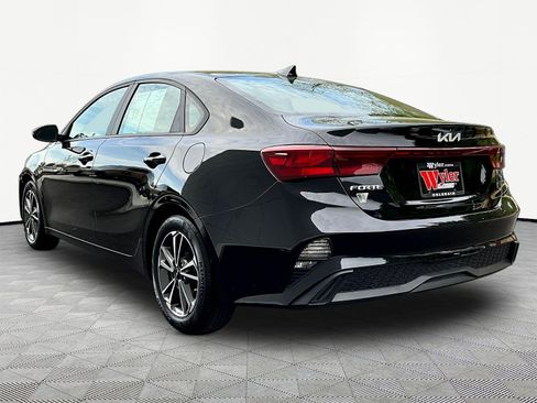 Certified 2023 Kia Forte LXS w/ LXS Technology Package FWD image 4