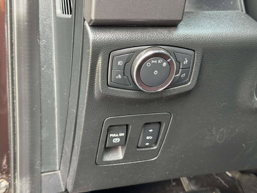 Used 2019 Ford F150 XLT w/ Equipment Group 302A Luxury AWD/4WD image 10
