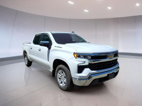 Used 2025 Chevrolet Silverado 1500 LT AWD/4WD image 1