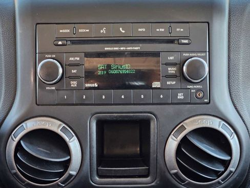 Used 2016 Jeep Wrangler Unlimited Sport w/ Connectivity Group image 21