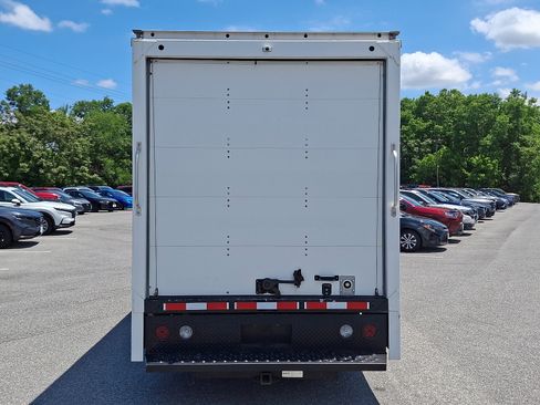 Used 2022 Chevrolet Express 3500 w/ Power Convenience Package RWD image 5