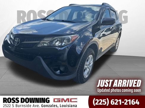 Used 2015 Toyota RAV4 LE FWD image 1