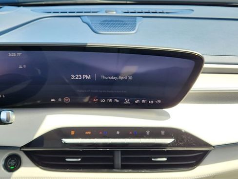 New 2026 Buick Enclave Avenir w/ Super Cruise Package FWD image 28