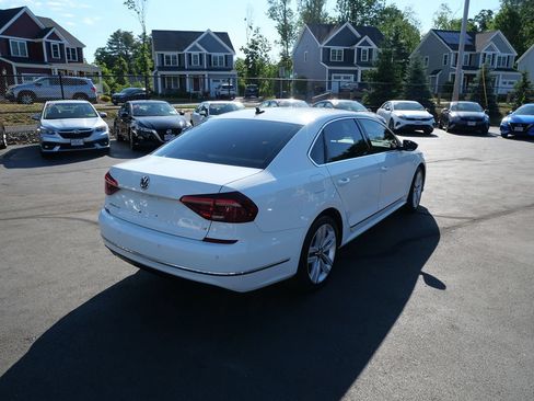 Used 2017 Volkswagen Passat 1.8T SE FWD image 6