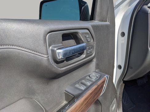Used 2019 GMC Sierra 1500 SLT w/ SLT Premium Plus Package AWD/4WD image 18