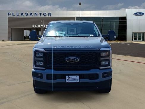 New 2026 Ford F250 Lariat w/ Black Appearance Package image 8