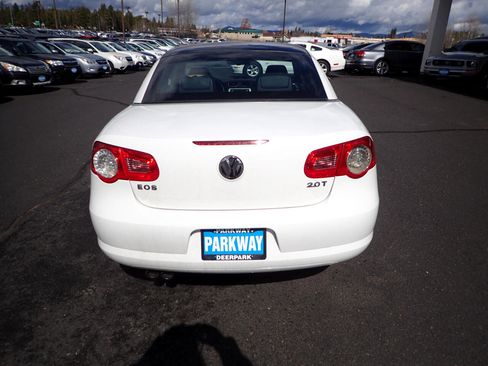 Used 2009 Volkswagen Eos Lux image 4