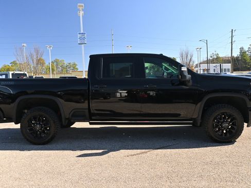 Used 2025 Chevrolet Silverado 2500 LTZ w/ Trail Boss Package image 12