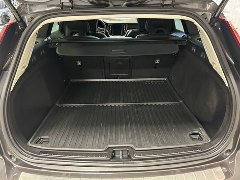 Used 2023 Volvo V60 B5 Cross Country Plus w/ Climate Package image 26