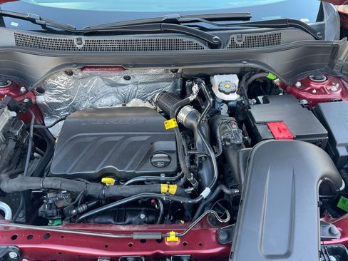 Used 2025 Chevrolet Trax LT w/ LT Convenience Package image 31