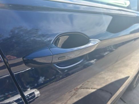 Used 2023 Volkswagen Tiguan SE image 32