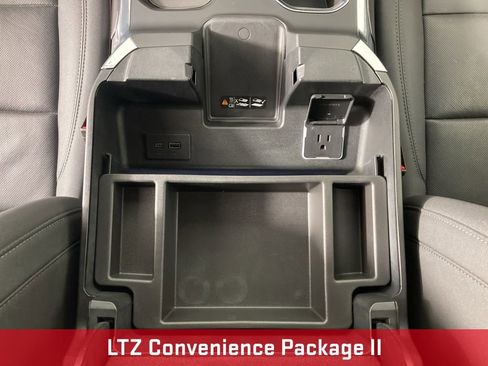 Used 2023 Chevrolet Silverado 1500 LTZ AWD/4WD image 12