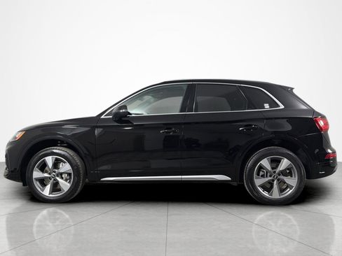 Used 2023 Audi Q5 2.0T Premium Plus w/ Premium Plus Package AWD/4WD image 2
