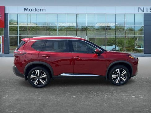 Certified 2023 Nissan Rogue SL w/ SL Premium Package FWD image 4
