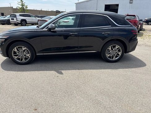 Used 2025 Genesis GV70 2.5T w/ Advanced Package AWD/4WD image 2