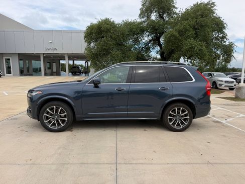 Used 2019 Volvo XC90 T5 Momentum w/ Protection Package Premier FWD image 3