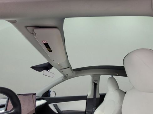 Used 2022 Tesla Model Y Performance image 21