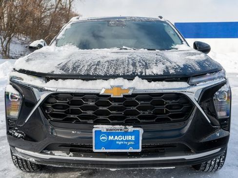 Used 2024 Chevrolet Trax LT w/ Driver Confidence Package image 3