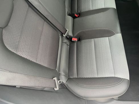 Used 2025 Chevrolet Trax LT FWD image 38