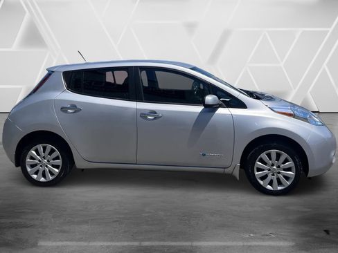 Used 2014 Nissan Leaf S image 4
