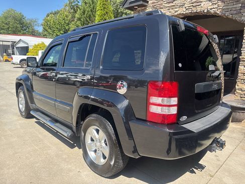 Used 2012 Jeep Liberty Sport w/ Popular Equipment Group RWD image 3