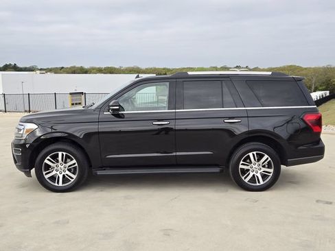 Used 2024 Ford Expedition Limited AWD/4WD image 5