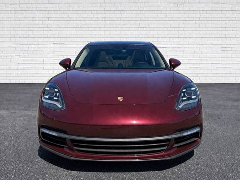 Used 2018 Porsche Panamera RWD image 2