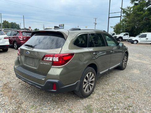 Used 2019 Subaru Outback 2.5i Touring AWD/4WD image 4
