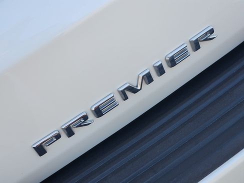 Used 2023 Chevrolet Tahoe Premier RWD image 13