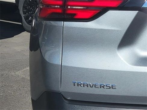 Certified 2023 Chevrolet Traverse LS image 8
