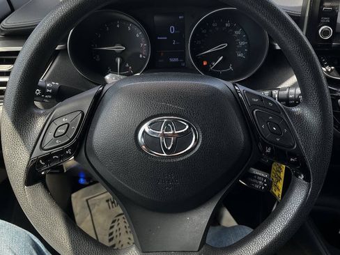 Used 2019 Toyota C-HR LE FWD image 9