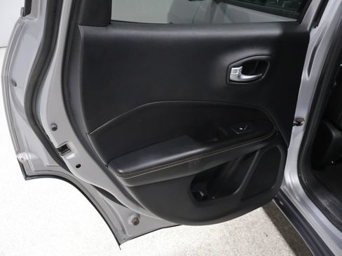Used 2018 Jeep Compass Latitude AWD/4WD image 20