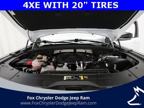 Used 2023 Jeep Grand Cherokee 4WD 4xe image 3