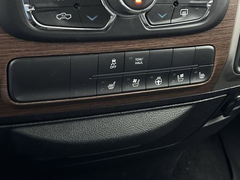 Used 2017 RAM 1500 Laramie image 5