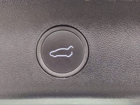 Used 2023 Tesla Model Y Long Range image 17