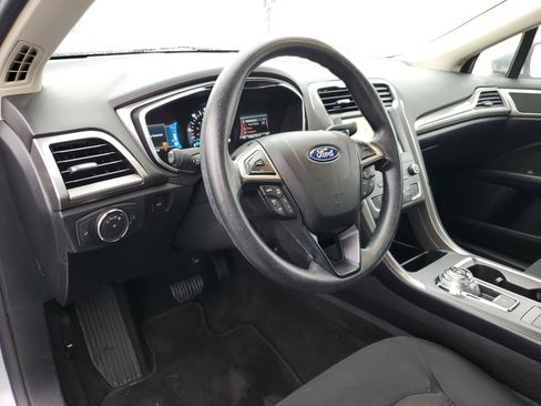 Used 2020 Ford Fusion SE image 17