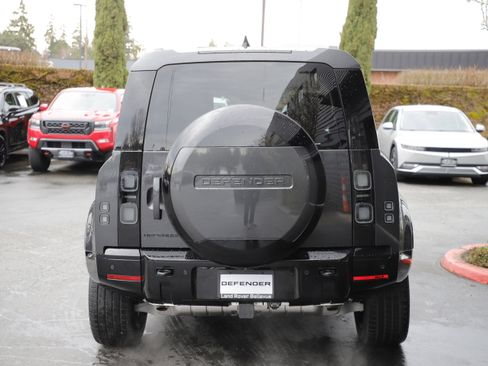 New 2026 Land Rover Defender 110 X-Dynamic SE image 9