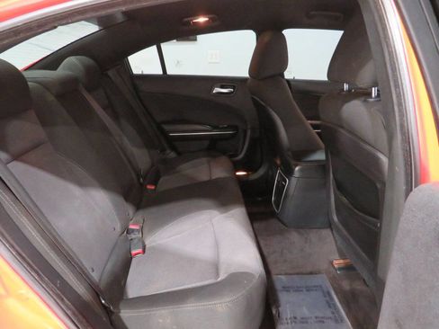 Used 2017 Dodge Charger SE image 9