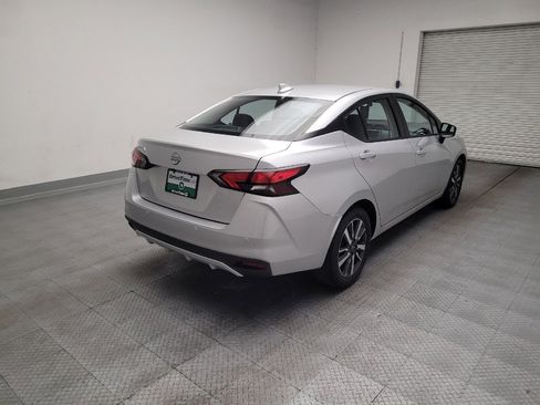 Used 2025 Nissan Versa SV FWD image 9