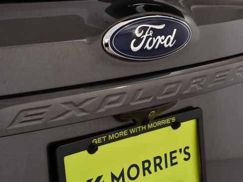 Used 2019 Ford Explorer XLT w/ Equipment Group 202A AWD/4WD image 24