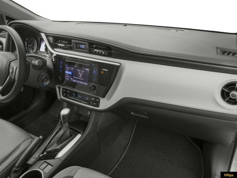 Used 2017 Toyota Corolla LE FWD image 5