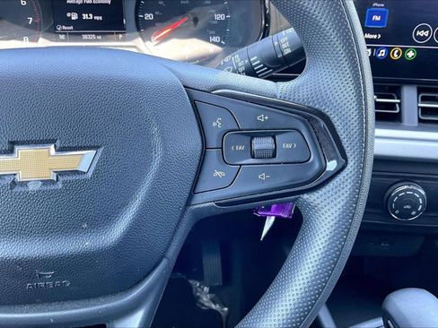 Used 2025 Chevrolet Trax LS FWD image 19