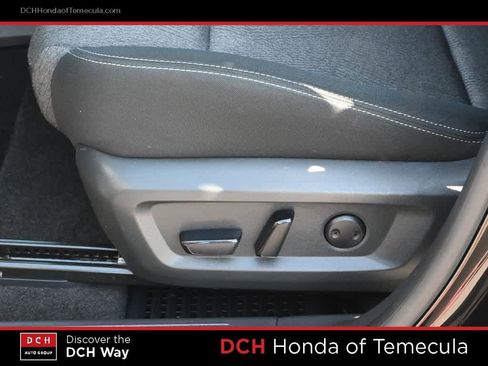 Used 2024 Nissan Rogue SV image 17