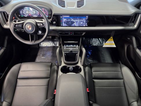 New 2026 Porsche Cayenne Base image 13